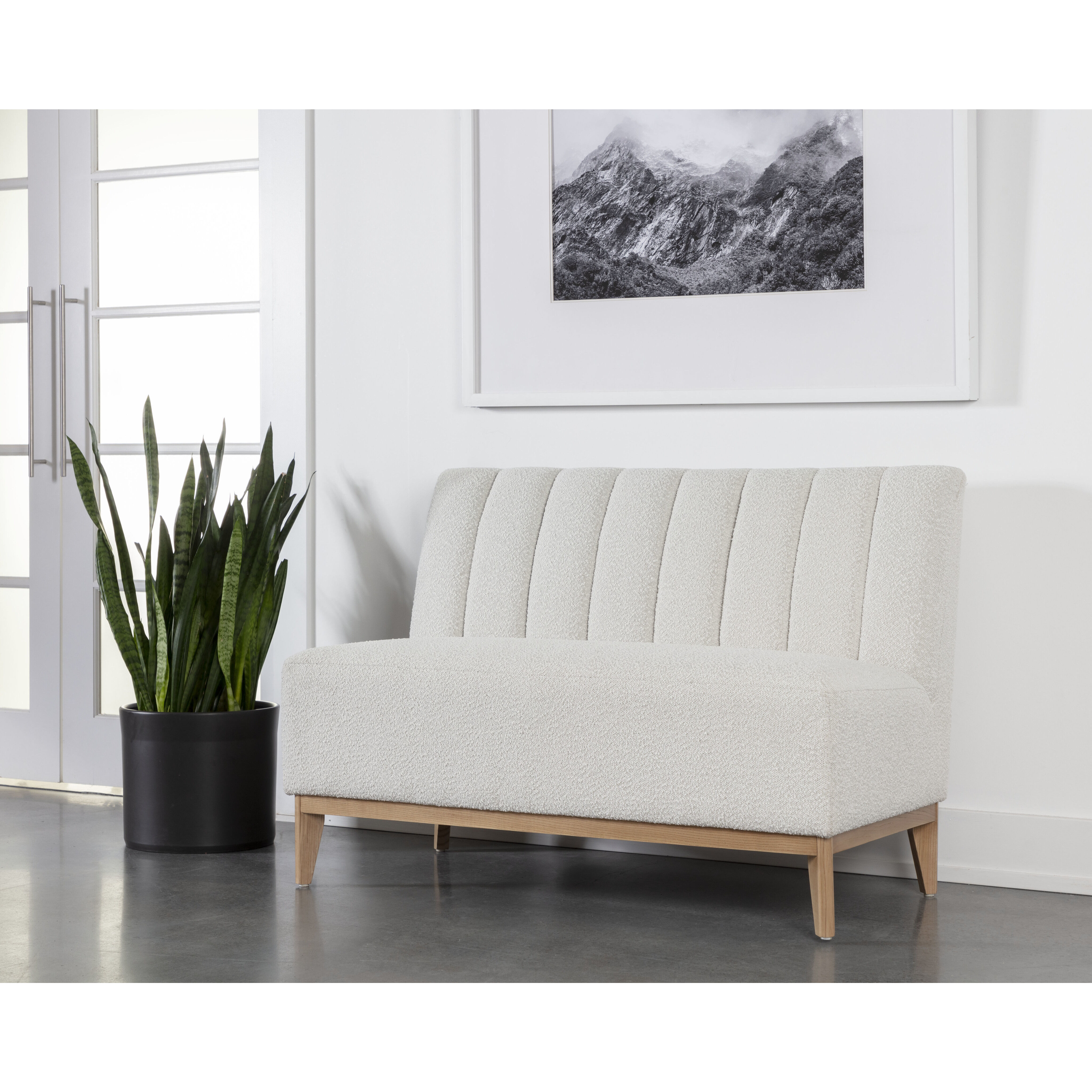 Kosovo Natural / Copenhagen White Banquette
